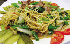 Stir fried instand noodle with beef