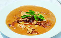 Stewed shank beef with mushroom & bean